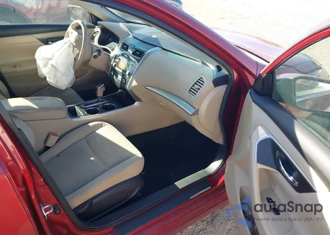 2015 Nissan Altima 2.5/2.5 S/2.5 Sl/2.5 Sv z USA, uszkodzony, nr VIN 1N4AL3AP2FC274998